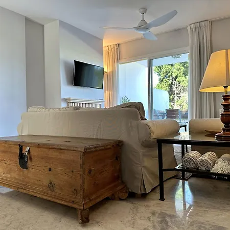 Blue House In Guadalmina Baja, With A Large Terrace Overlooking The Golf Apartamento