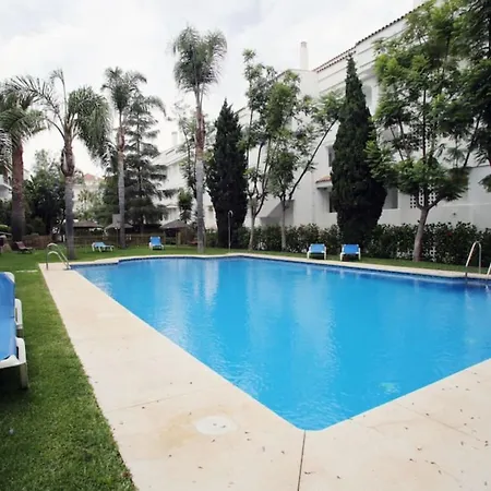 Blue House In Guadalmina Baja, With A Large Terrace Overlooking The Golf Apartamento Marbella