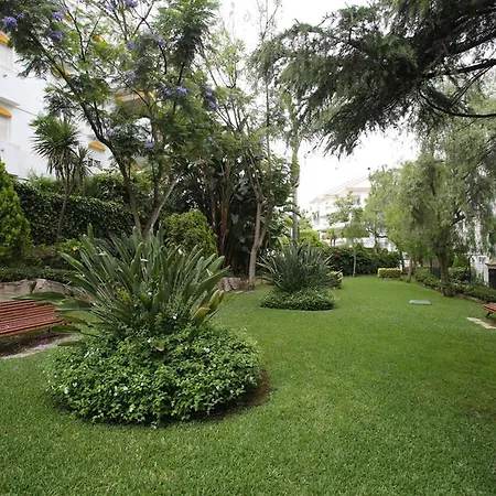 Blue House In Guadalmina Baja, With A Large Terrace Overlooking The Golf Apartamento *