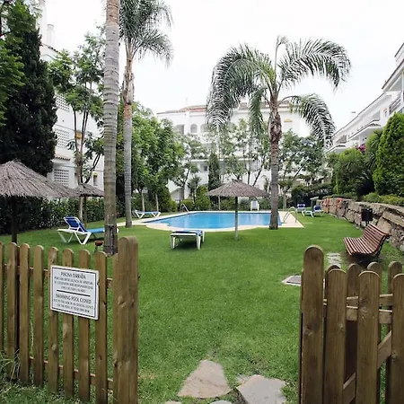Blue House In Guadalmina Baja, With A Large Terrace Overlooking The Golf Apartamento *